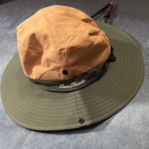 SunShade Two-Tone Outdoor Bucket Hat - Pink and Gray